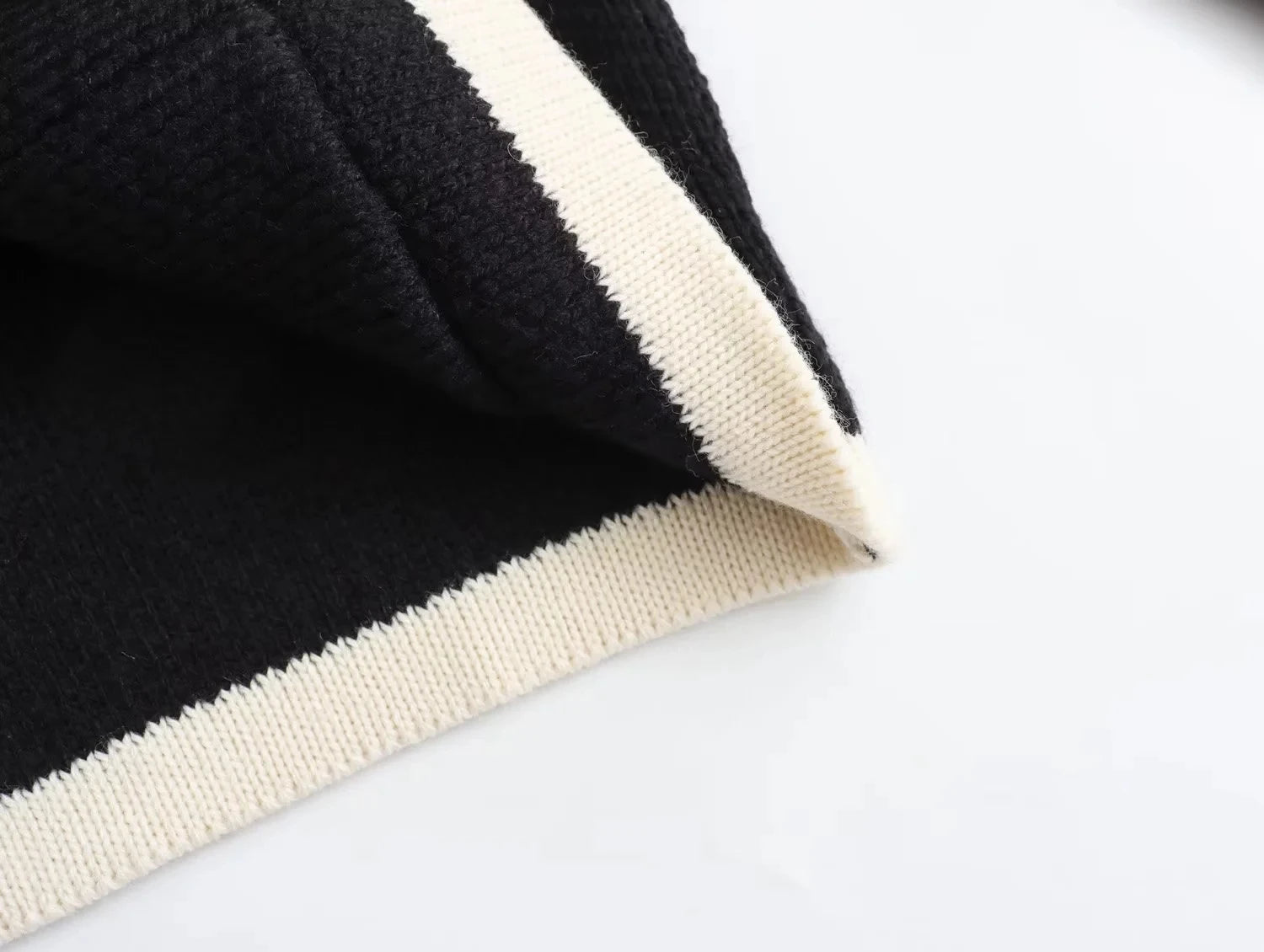 Contrast Cropped Cardigan