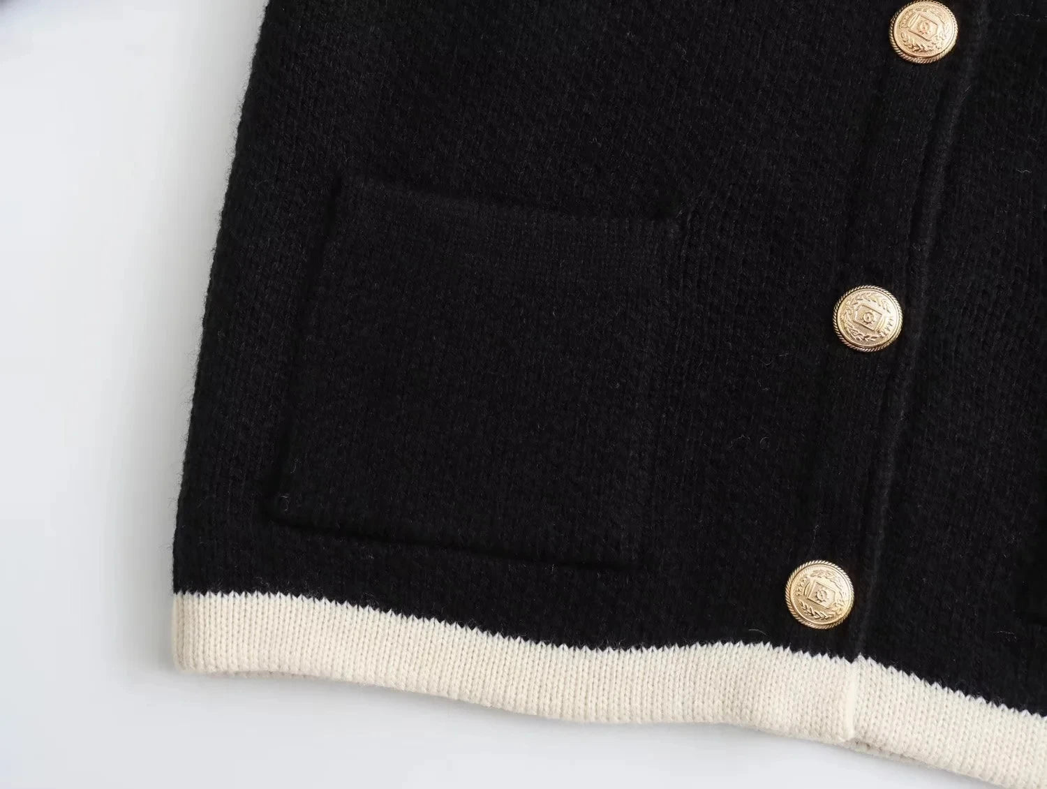 Contrast Cropped Cardigan