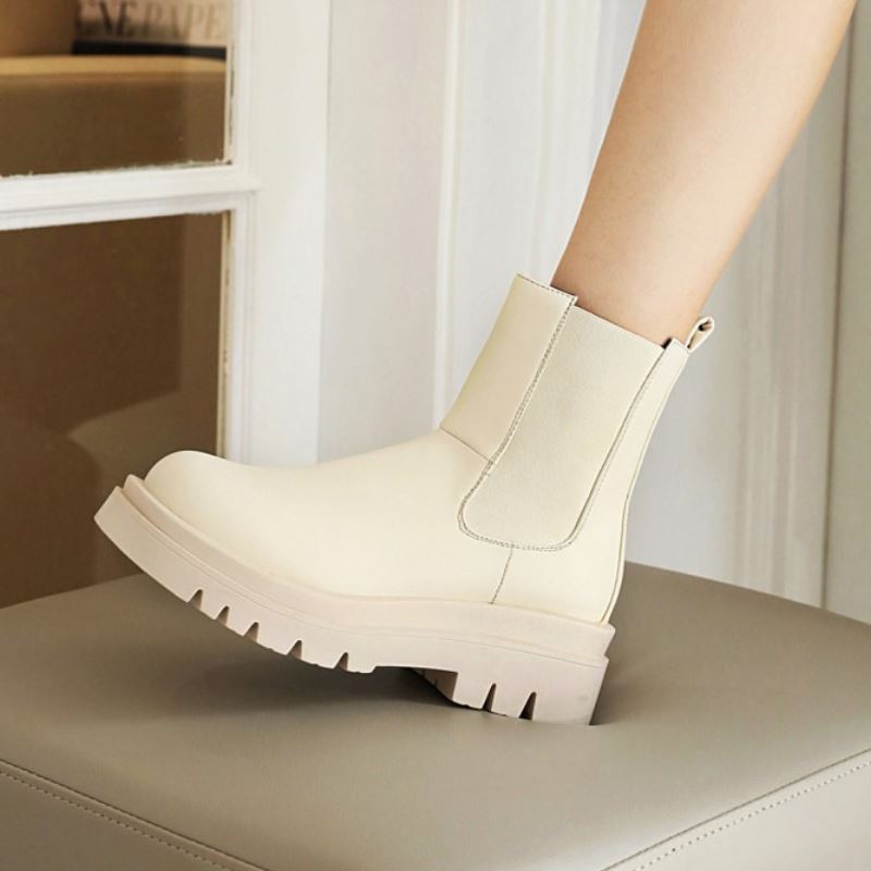 Lora Short Boots