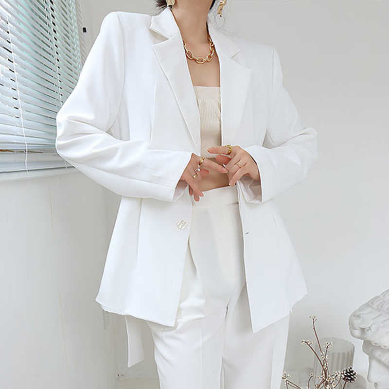 VINCE BELTED BLAZER