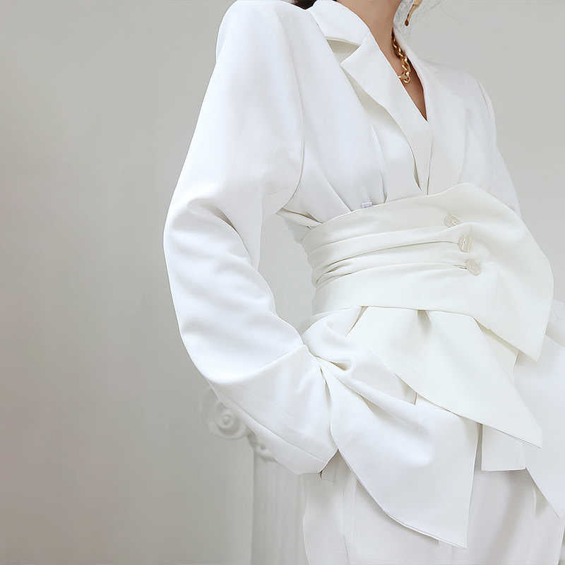 VINCE BELTED BLAZER