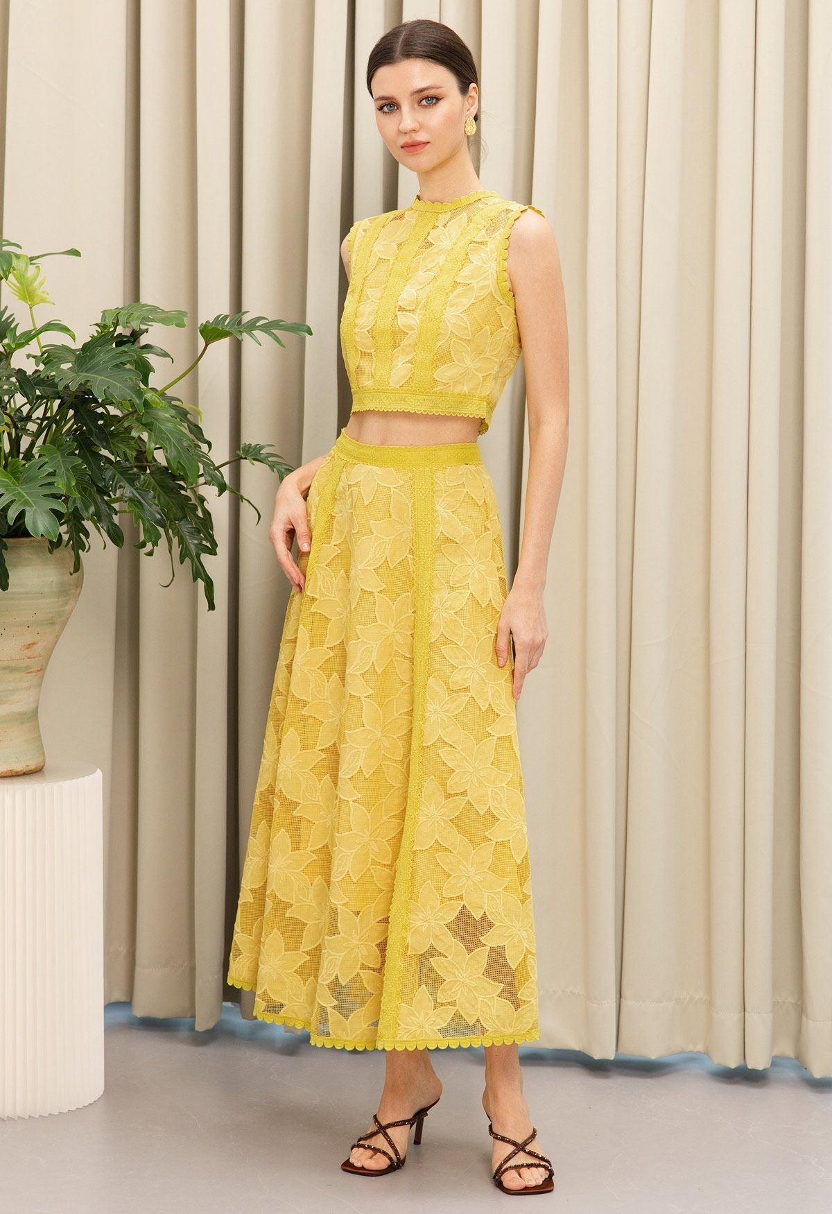 Evelyn Floral Embroidery Set