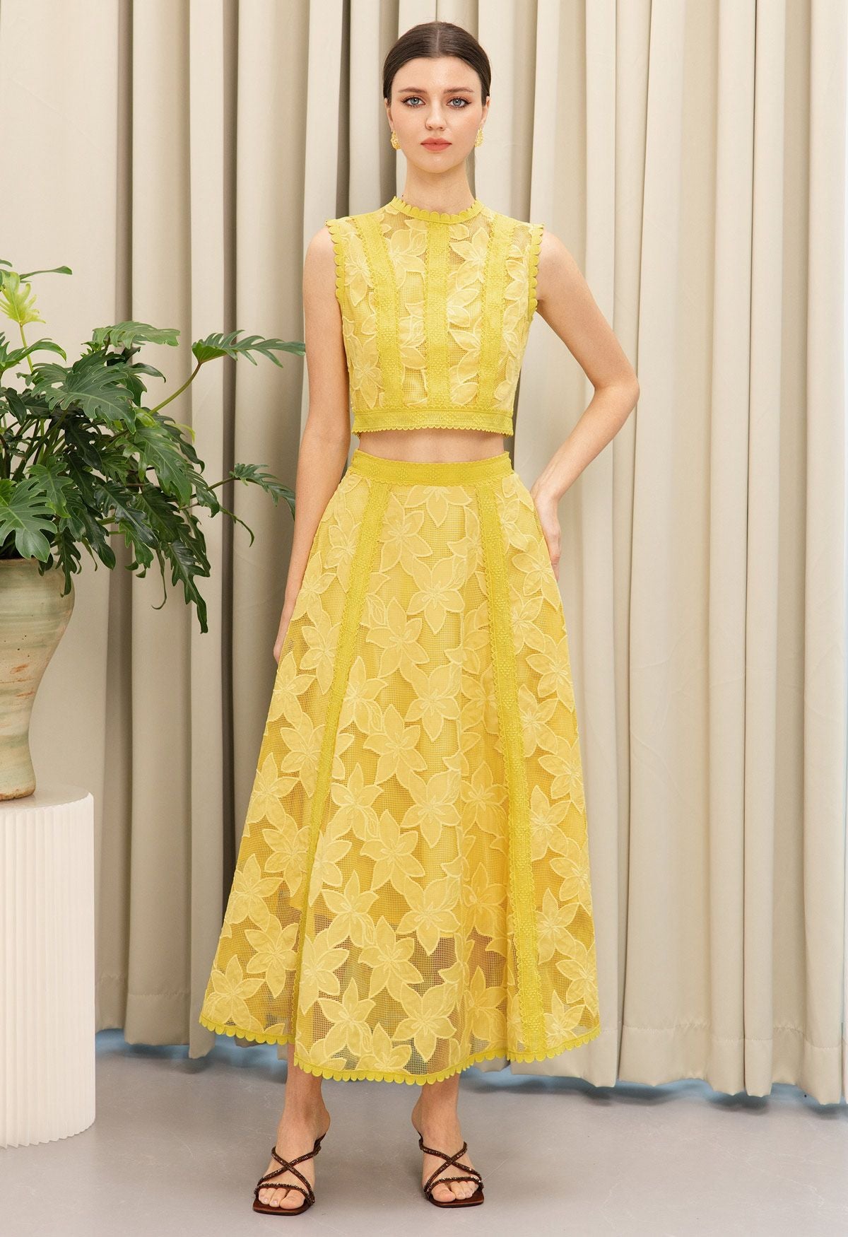 Evelyn Floral Embroidery Set