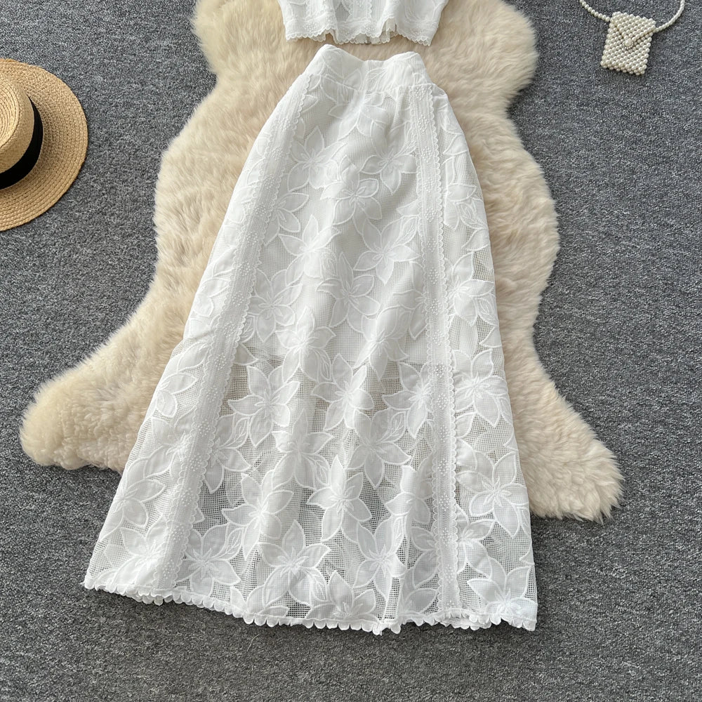 Evelyn Floral Embroidery Set