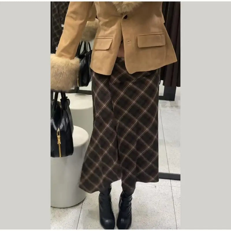 Asymmetric Plaid Slit Long Skirt