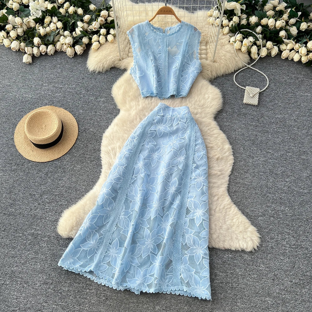 Evelyn Floral Embroidery Set