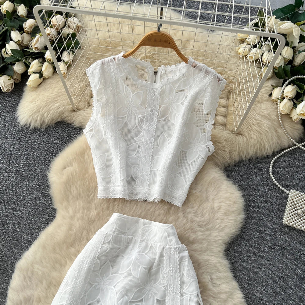 Evelyn Floral Embroidery Set