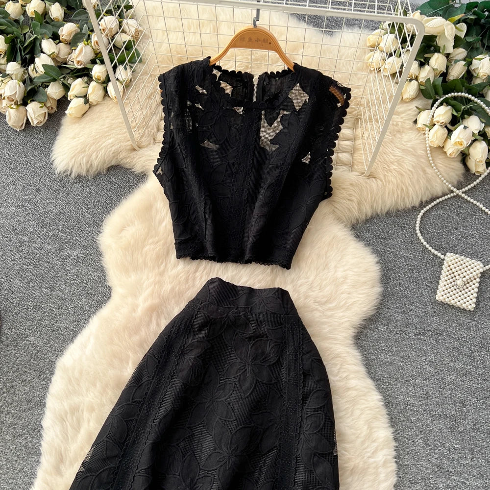 Evelyn Floral Embroidery Set