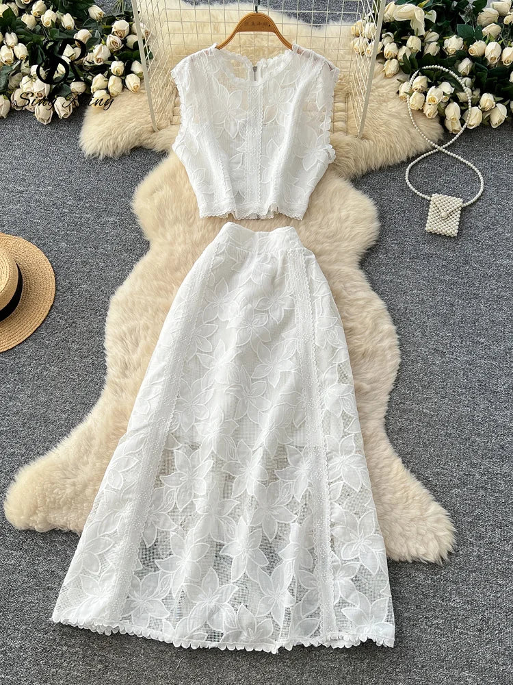 Evelyn Floral Embroidery Set