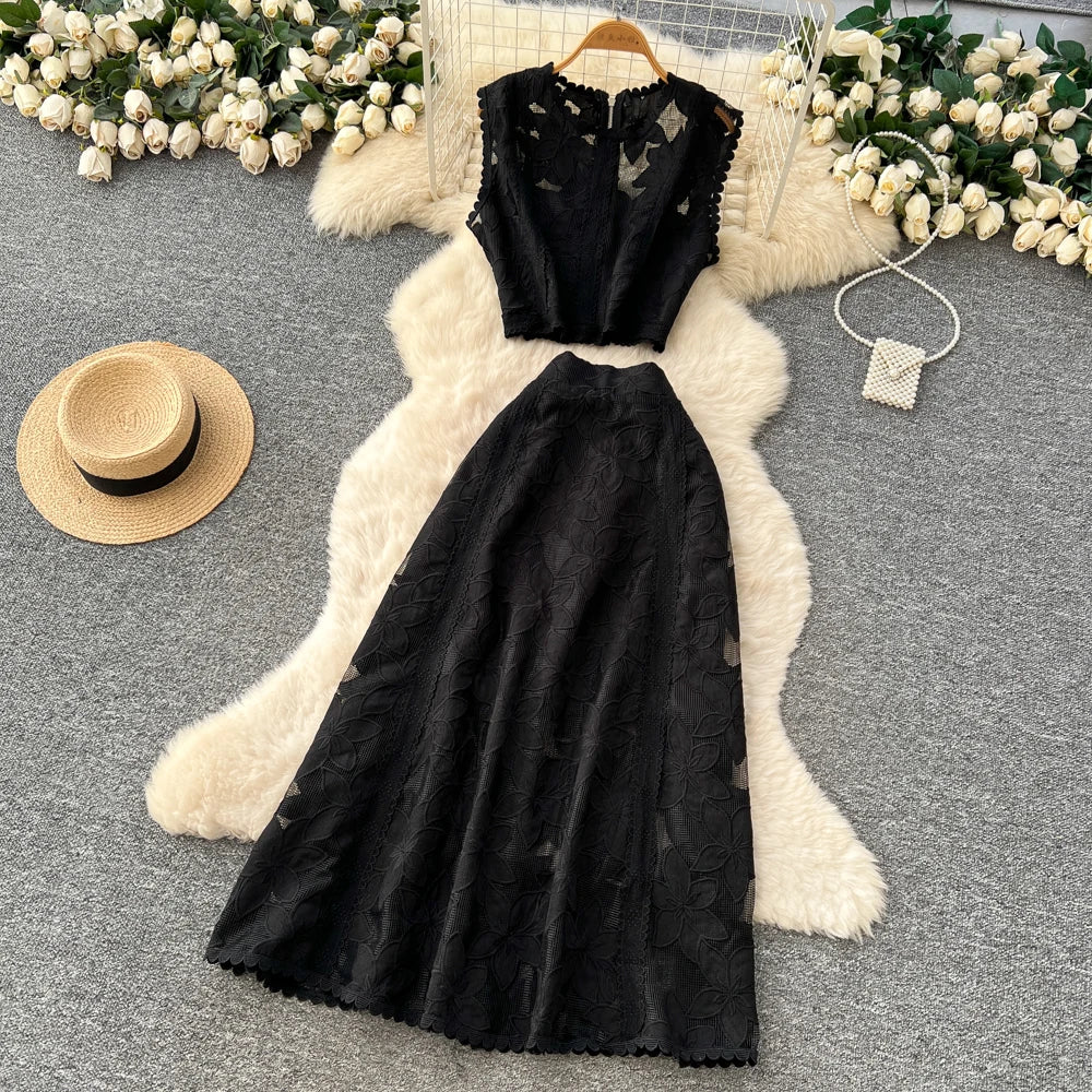 Evelyn Floral Embroidery Set