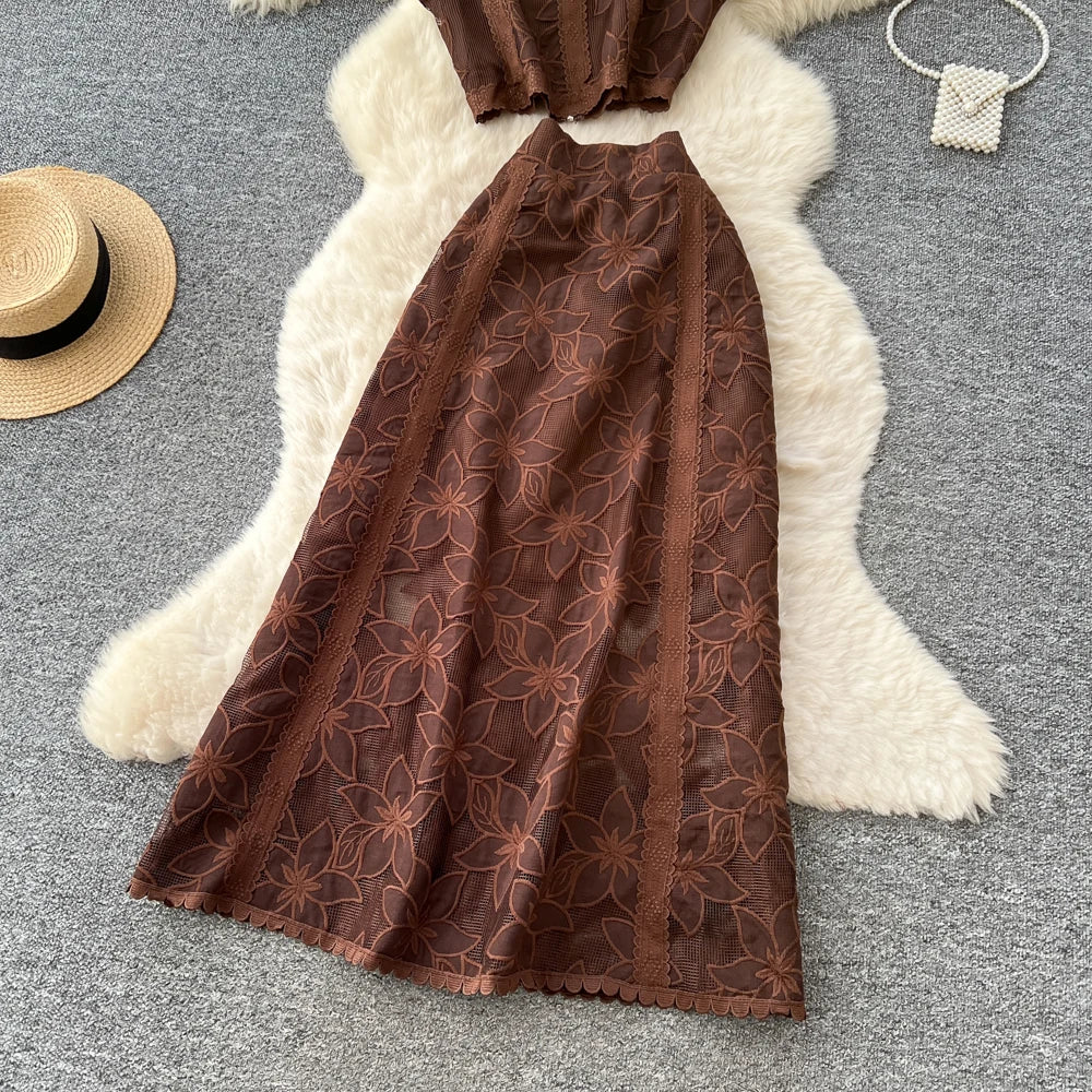 Evelyn Floral Embroidery Set