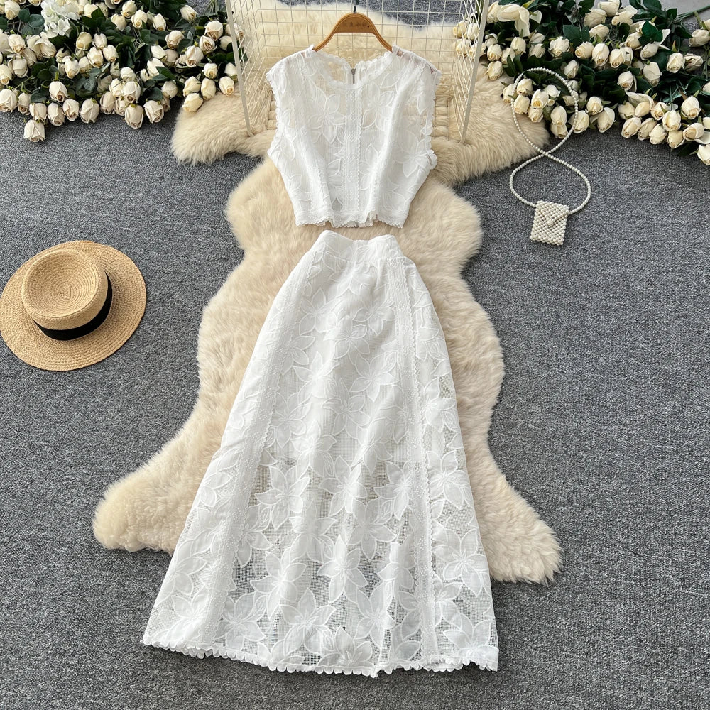 Evelyn Floral Embroidery Set