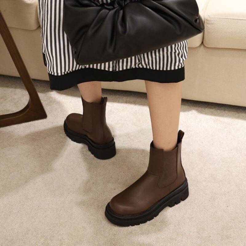 Lora Short Boots