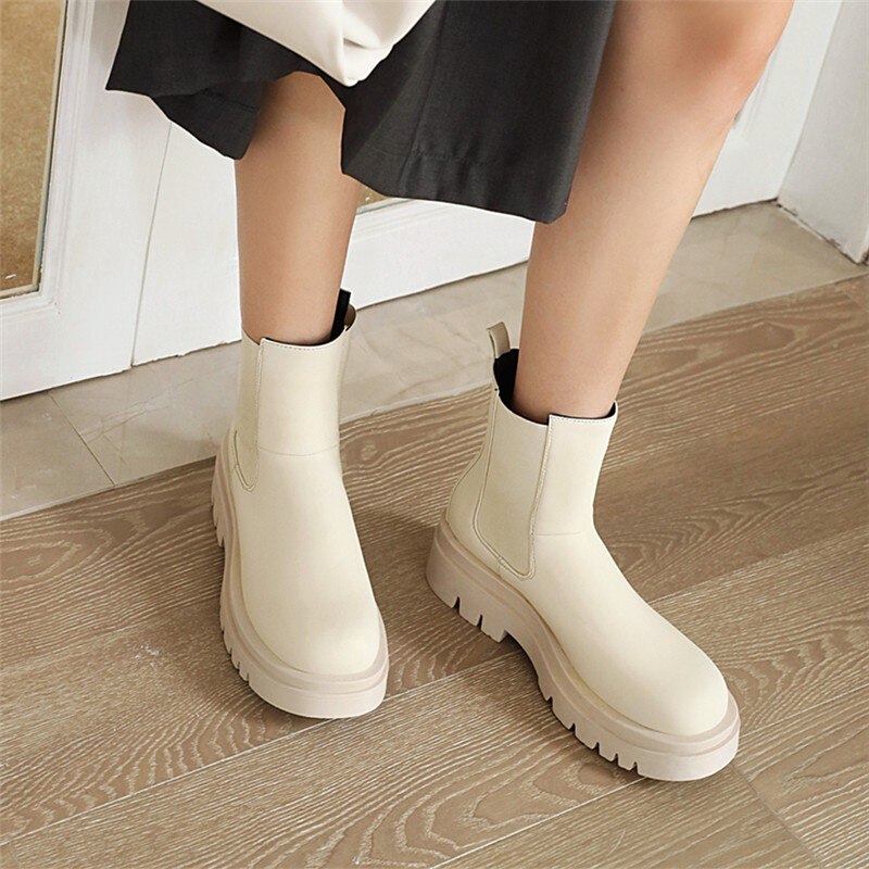 Lora Short Boots